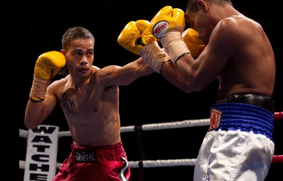 Fred Mundraby boxing in a fight